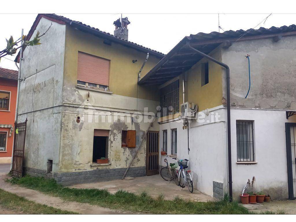 Casa indipendente in Vendita a Chignolo Po