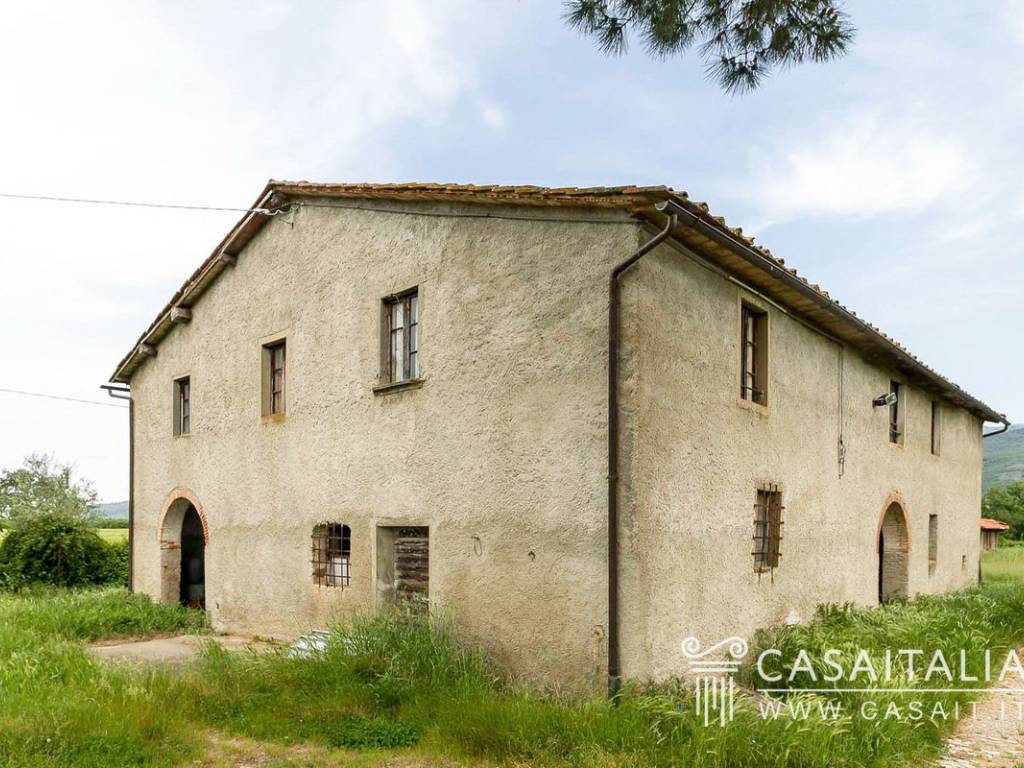 Vendita Casale in Strada Provinciale della Penna Terranuova Bracciolini. Da  ristrutturare, 518 m², rif. 86819718