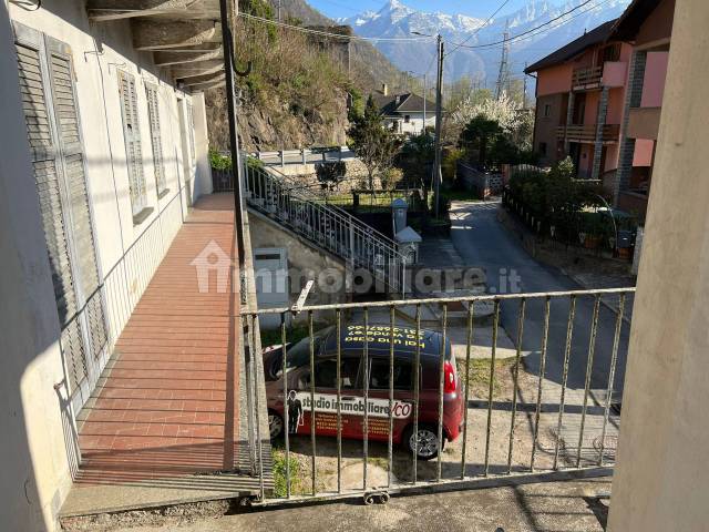 secondo piano balcone