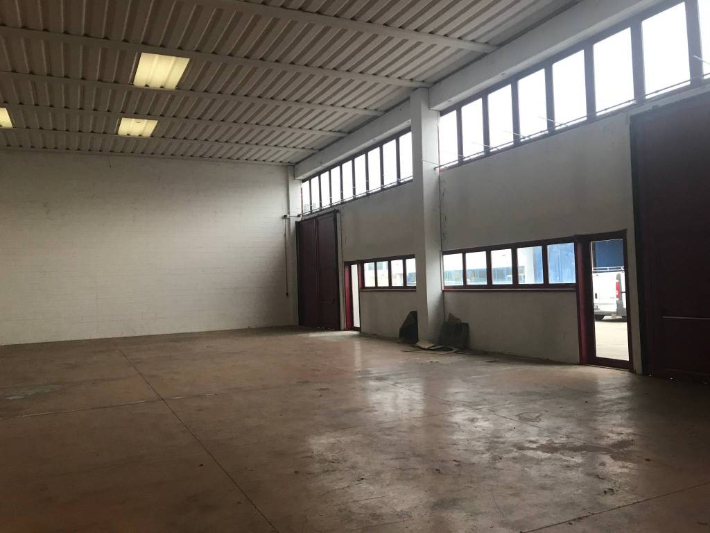 Capannone, centro, susegana