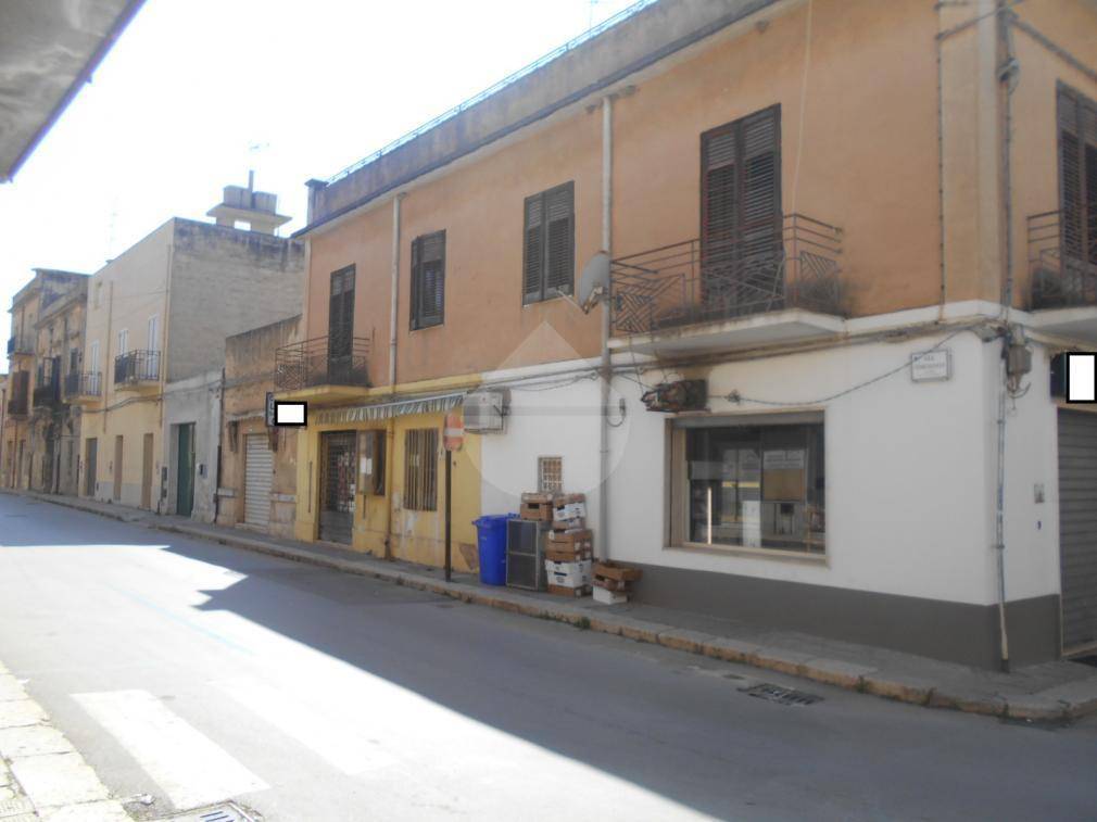 Vendita Appartamento in via Umberto I. Campobello di Mazara. Con