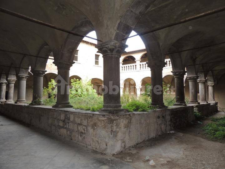 palazzo vendita giardino tuscania