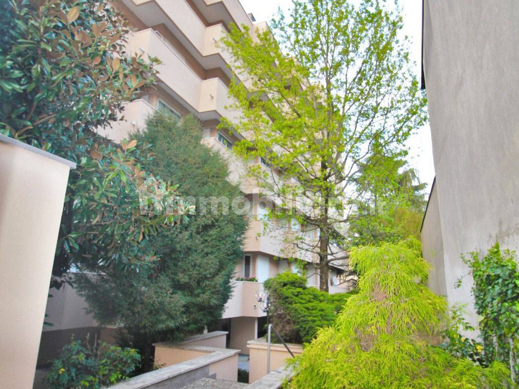 facciata interna e giardino condominiale