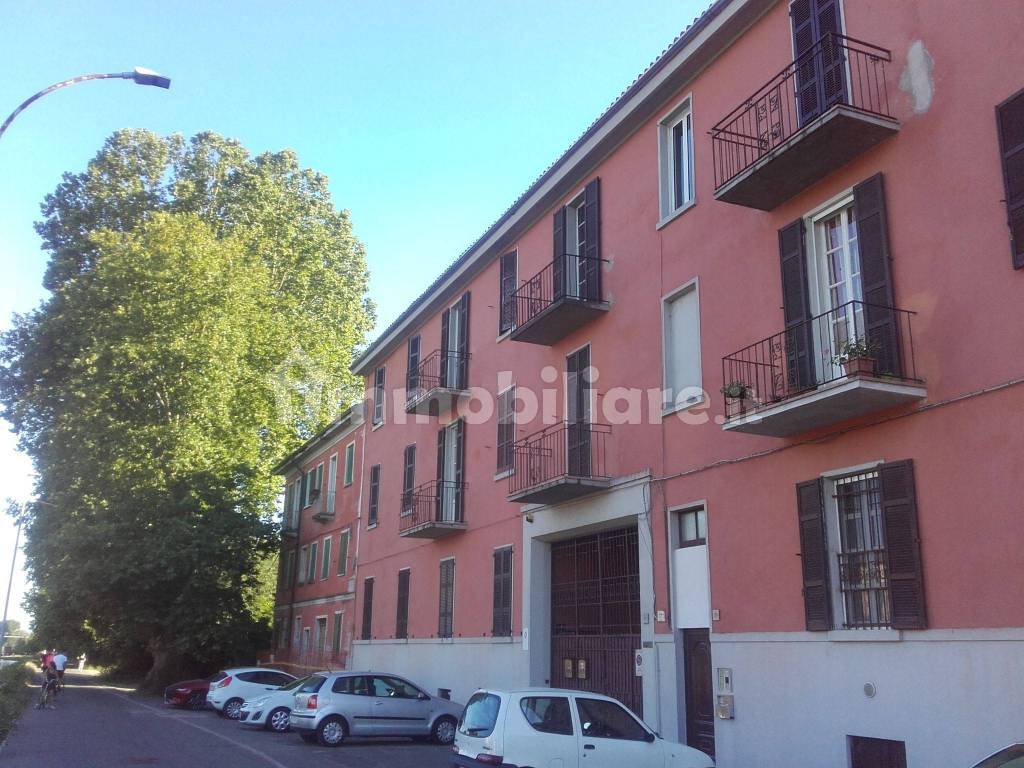 Vendita Appartamento Pavia. Quadrilocale in via Cesare.... Da  ristrutturare, secondo piano, con balcone, riscaldamento autonomo, rif.  65466582