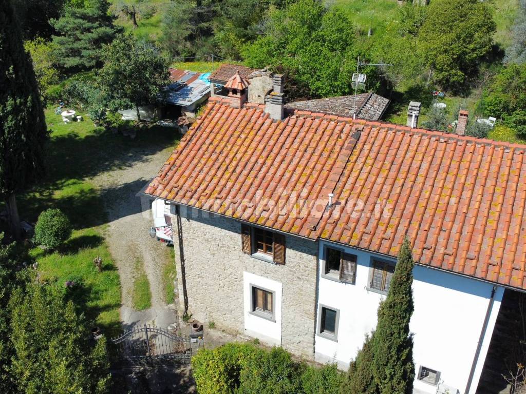 Vendita Casa colonica in via di Castelsecco Arezzo. Buono stato