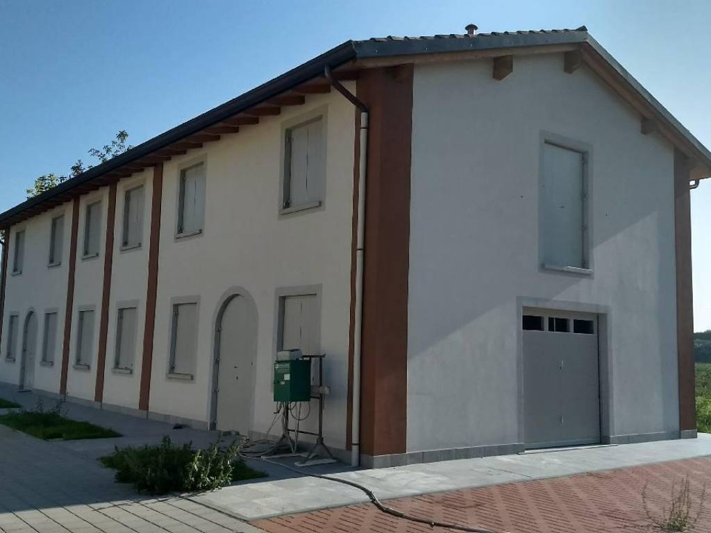 Appartamento in villa, nuova, 180 m², centro, bomporto