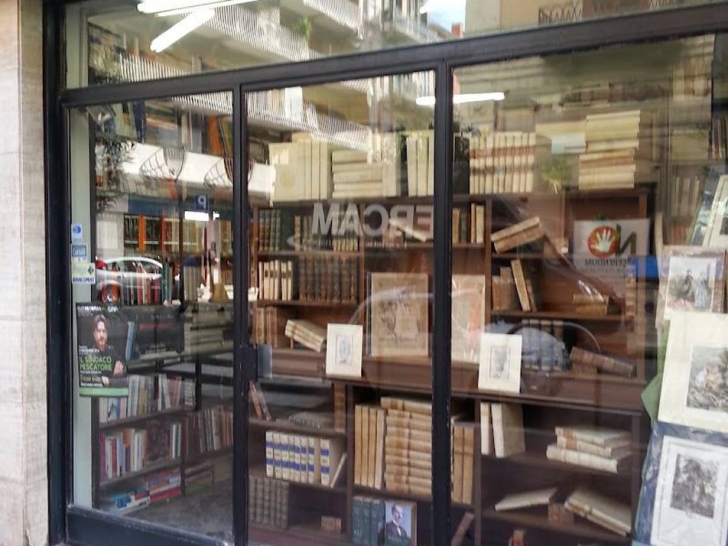 Libreria via Marchese di Montrone 86, Bari, Rif. 95392308 - Immobiliare.it