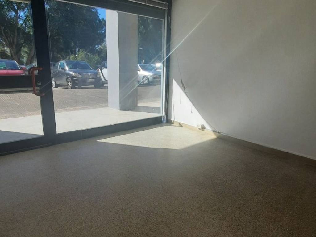 Locale commerciale viale le corbusier, q4, latina