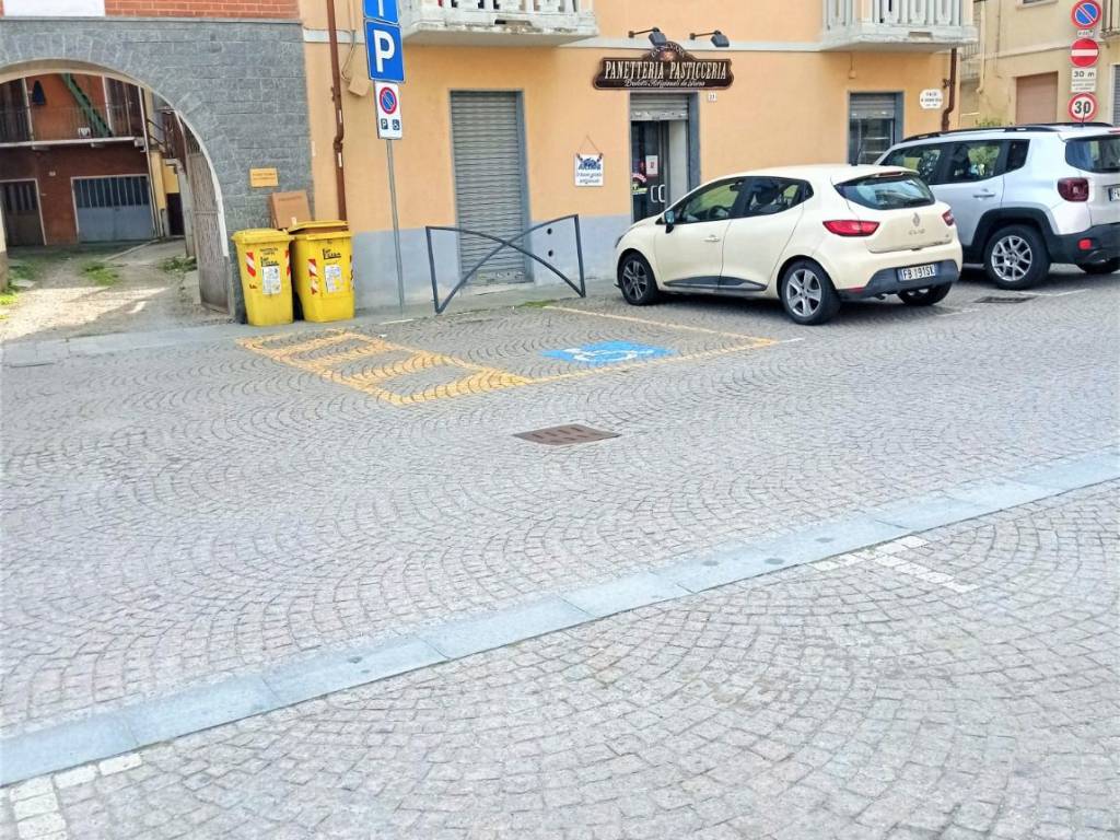 prospetto verso piazza