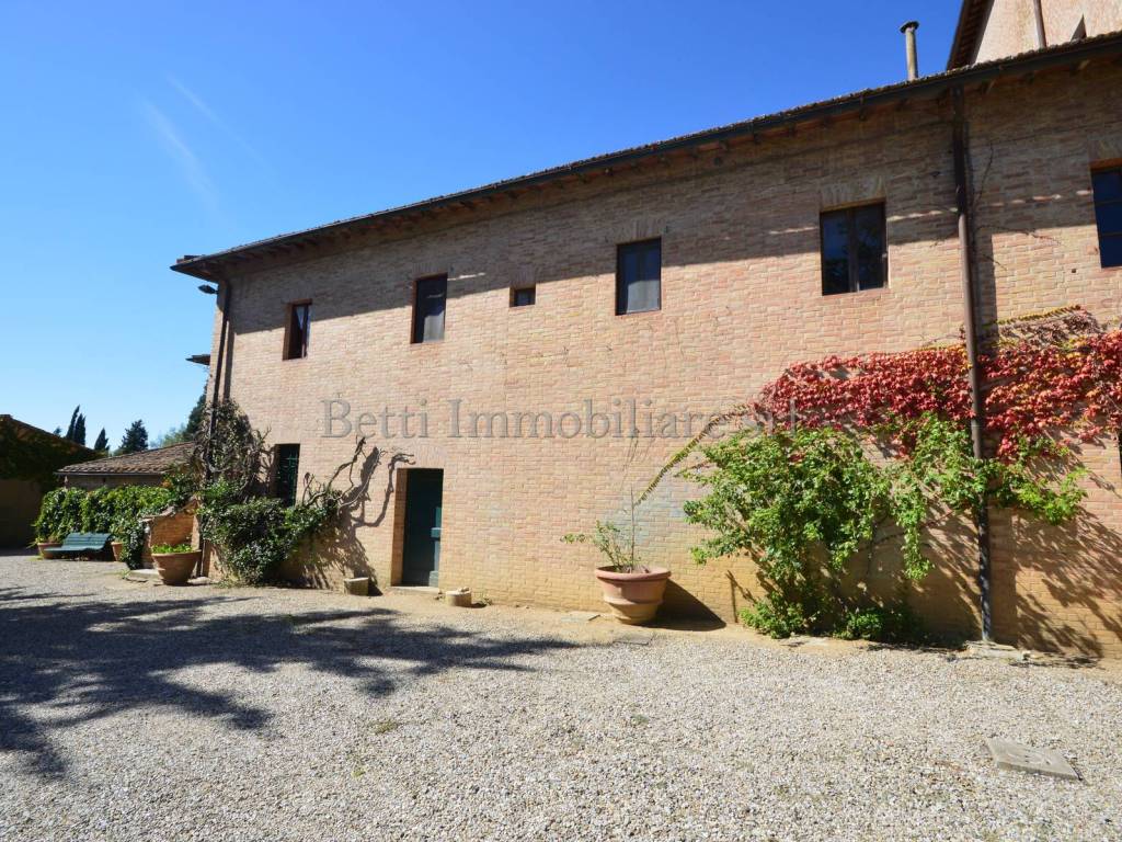 Complesso colonica con piscina, Siena