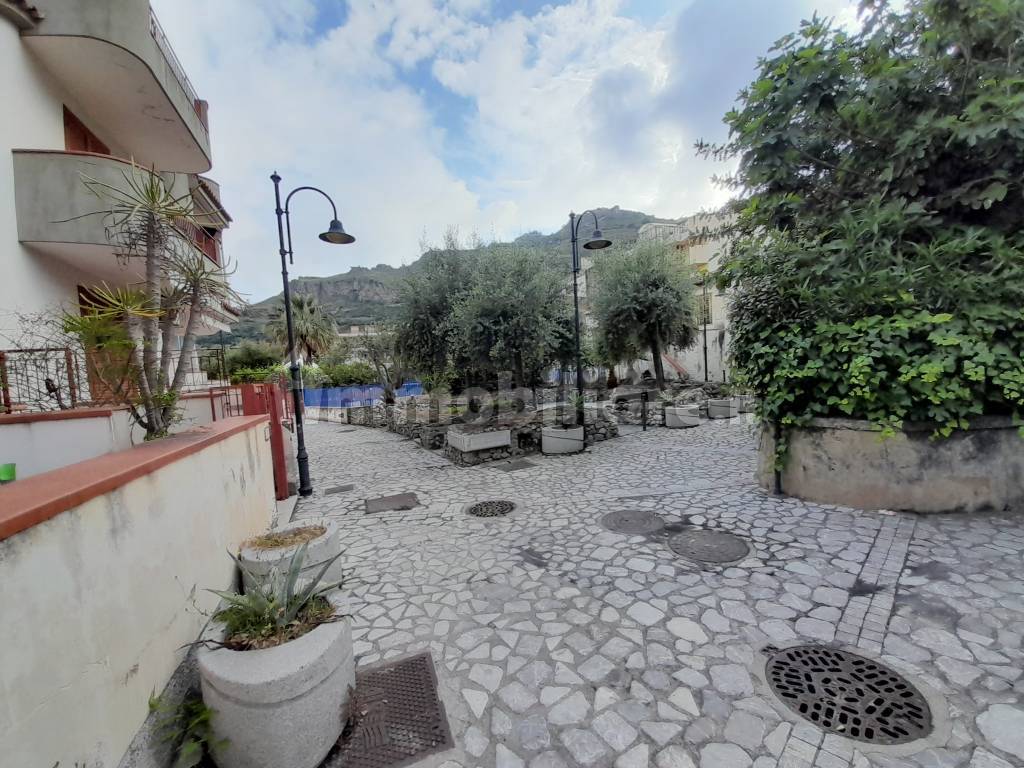 Vendita Appartamento Sant'Alessio Siculo. Monolocale in via Lungomare
