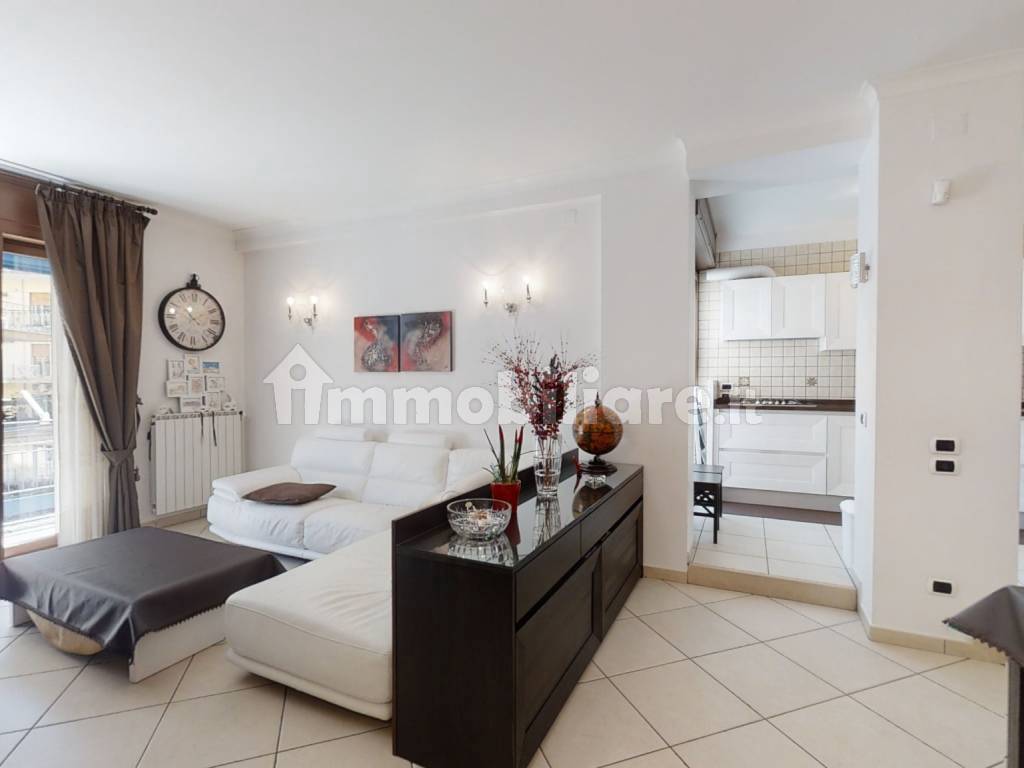 Sale Apartment Naples. 4-room flat in piazzetta Arenella. Excellent ...
