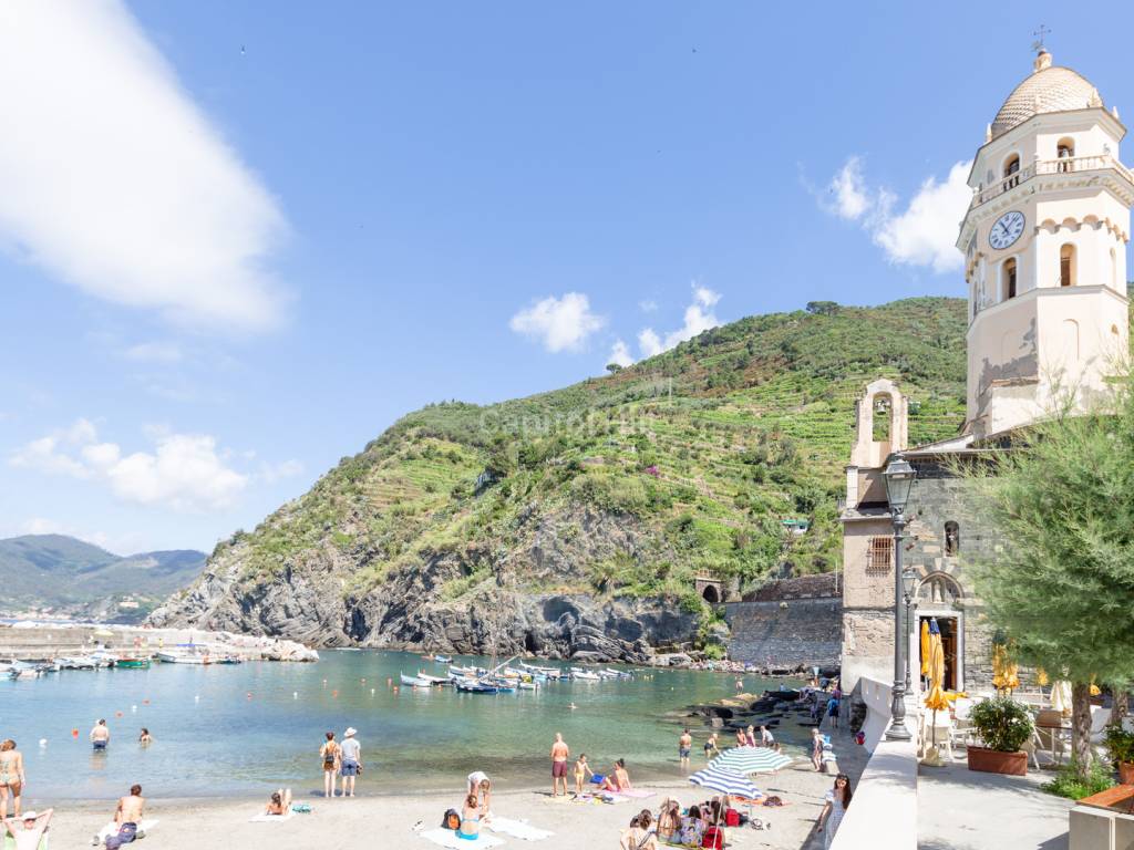 VERNAZZA