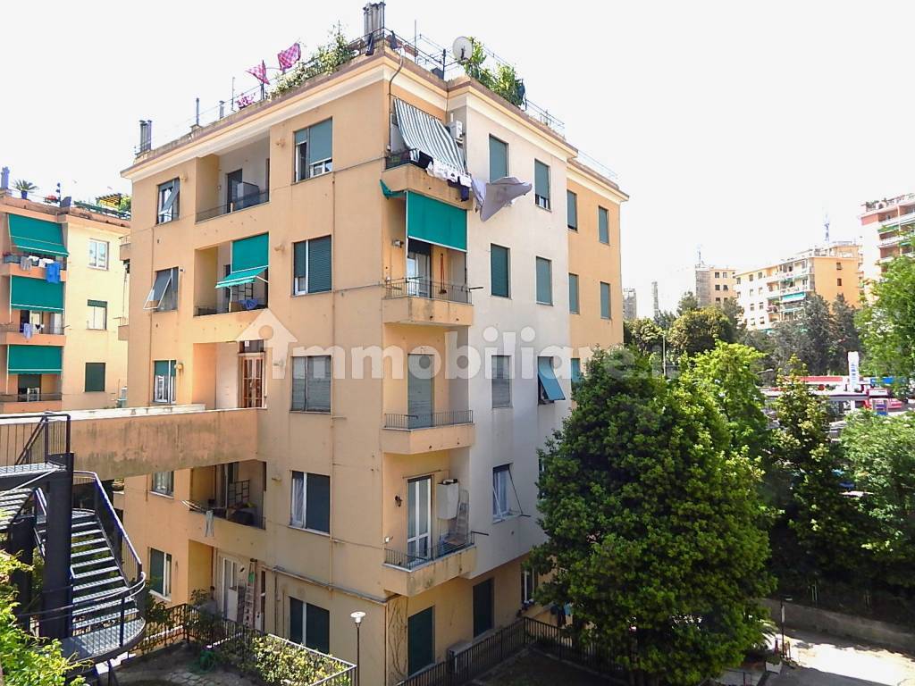 Sale Apartment Genoa. 3room flat in via 37. To be