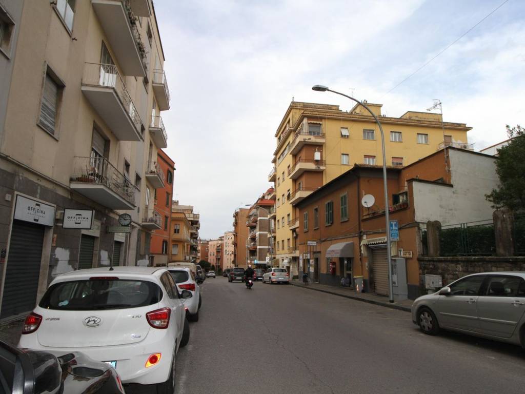 Locale commerciale via Vicenza, Viterbo, Rif. 95990354 - Immobiliare.it