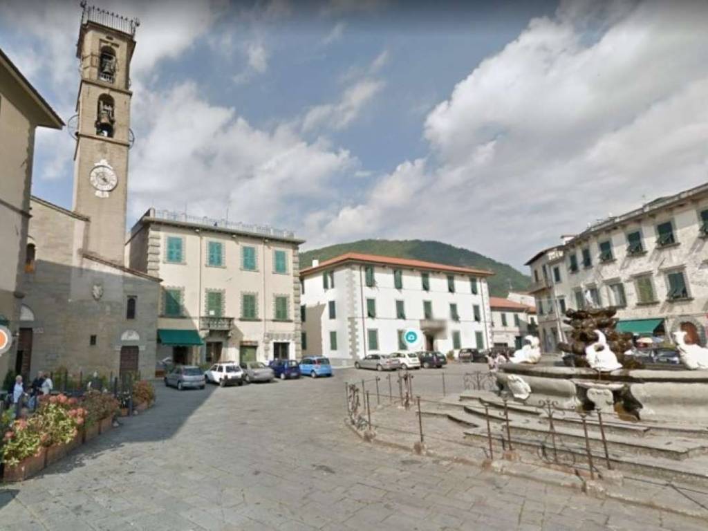 appartamento terrazzo fivizzano piazza vittorio em