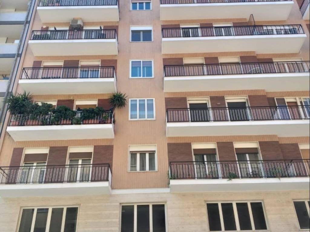 Sale Apartment Bari. 4room flat in via Gioacchino.... Excellent