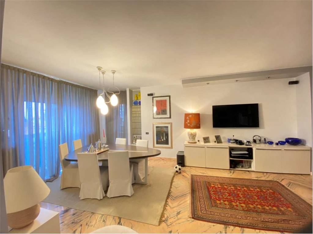 Vendita Appartamento in corso Borsalino. Alessandria. Buono stato, settimo  piano, posto auto, con terrazza, riscaldamento autonomo, rif. 96129518