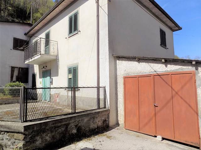 CASA E GARAGE