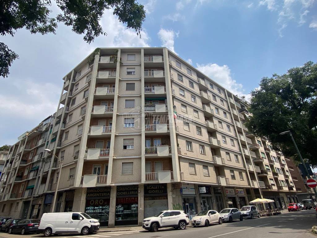 Vendita Appartamento Torino. Trilocale in corso Sebastopoli.... Buono  stato, secondo piano, con balcone, riscaldamento centralizzato, rif.  96174576