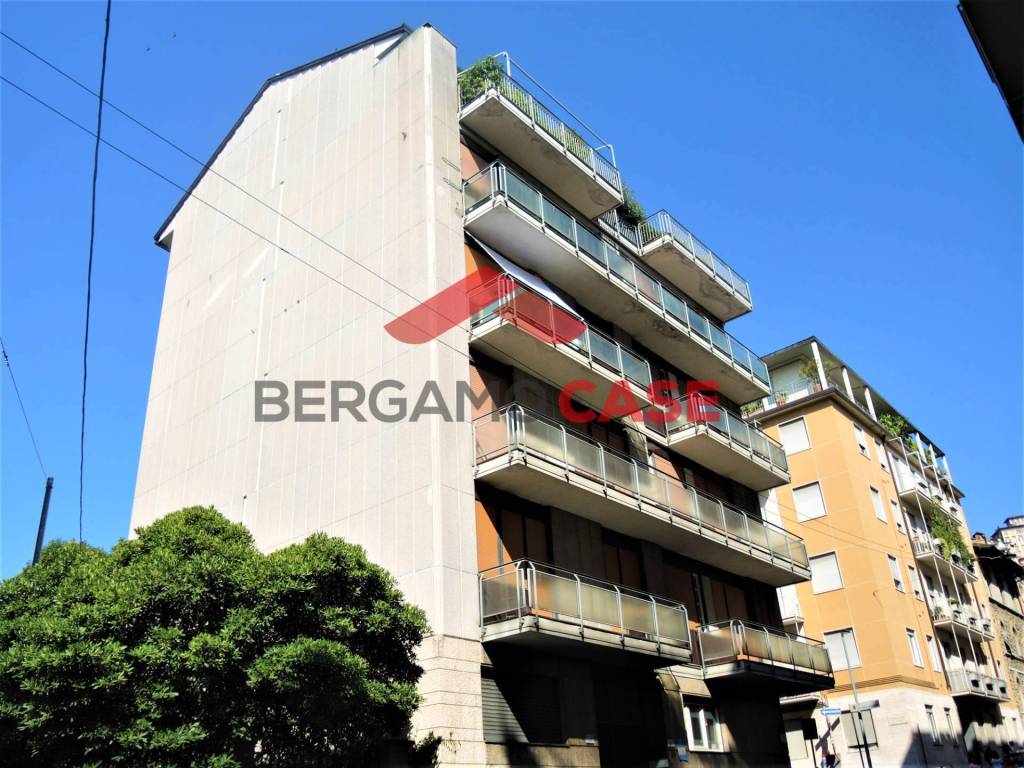 Sale Apartment Bergamo. 2room flat in via Antonio.... Good condition, second floor, with
