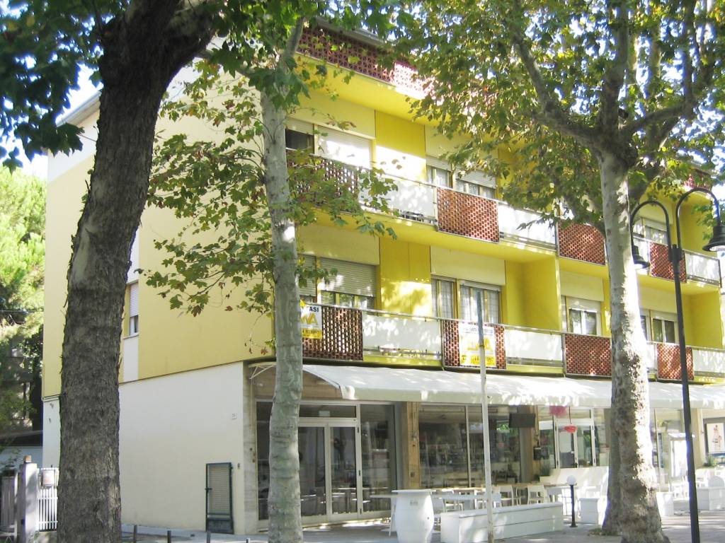 Trilocale viale roma 75, centro, cervia