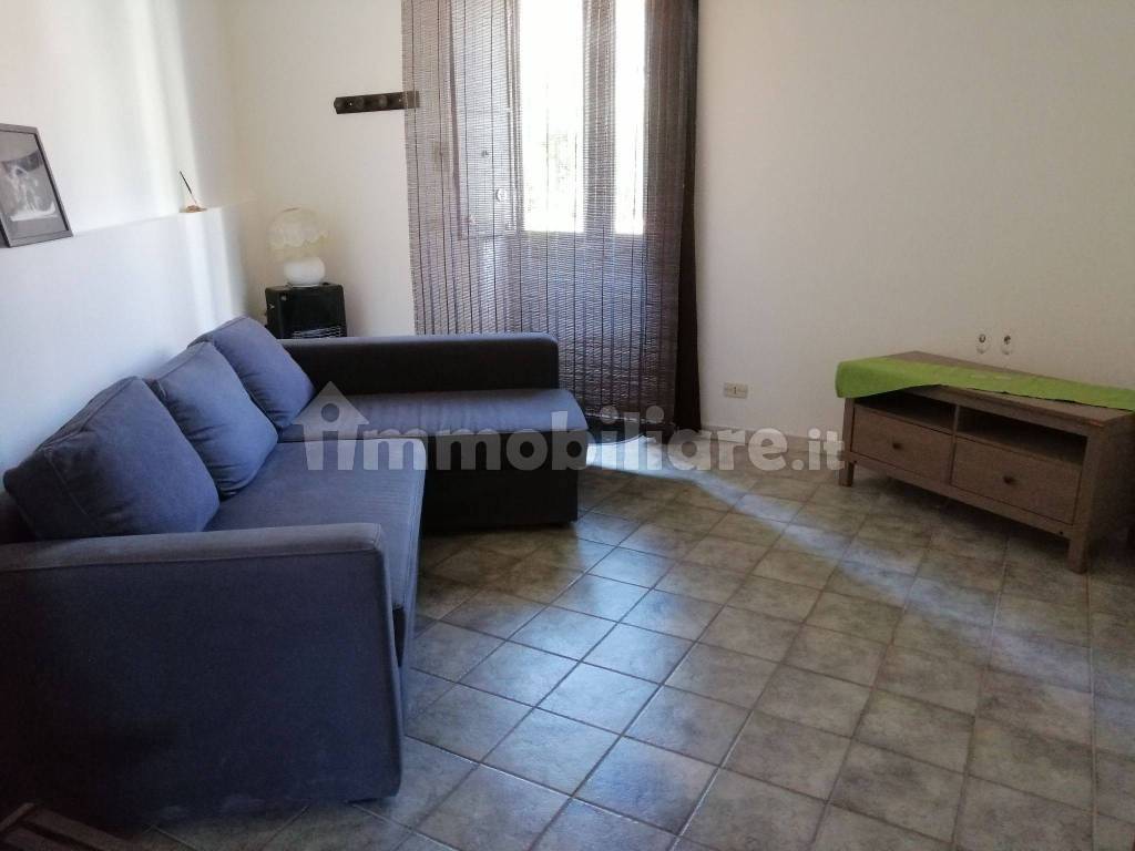 Rent Apartment Catania. 2room flat in via Aquila 3. Good condition
