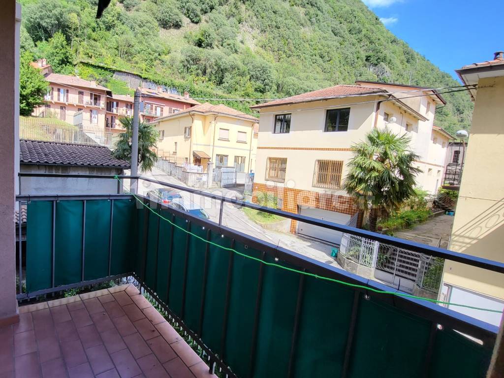 Vendita Appartamento Laveno-Mombello. Trilocale in via Labiena 93 ...