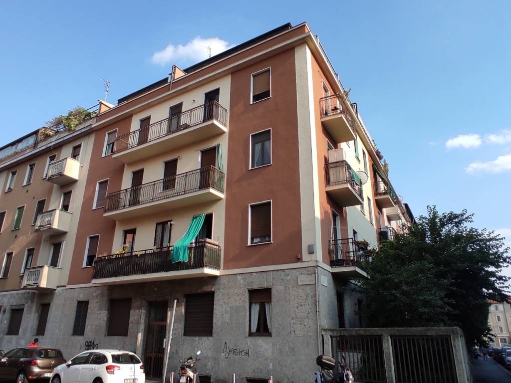 Vendita Appartamento Milano. Bilocale in via Rutilia 9. Ottimo stato,  secondo piano, con balcone, riscaldamento autonomo, rif. 96265732
