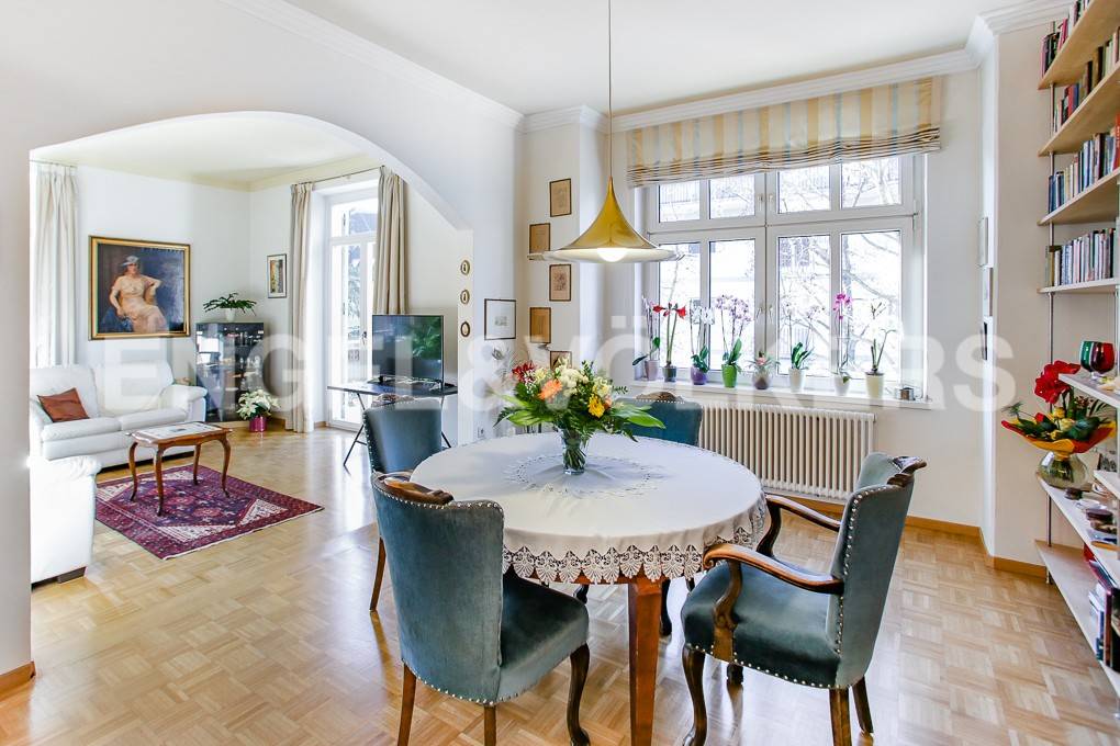 Rent Apartment Merano. 3room flat in via Roma 49. Excellent condition