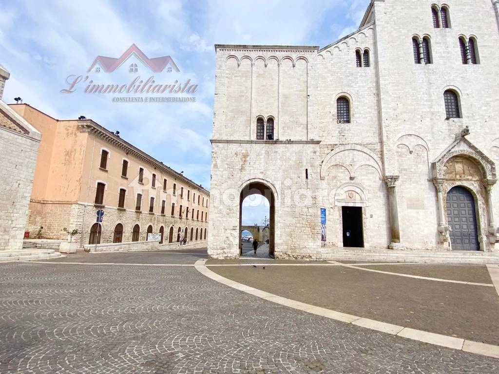 fronte basilica di san nicola