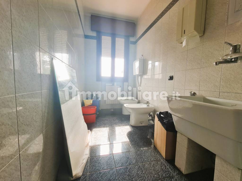 secondo bagno lavanderia