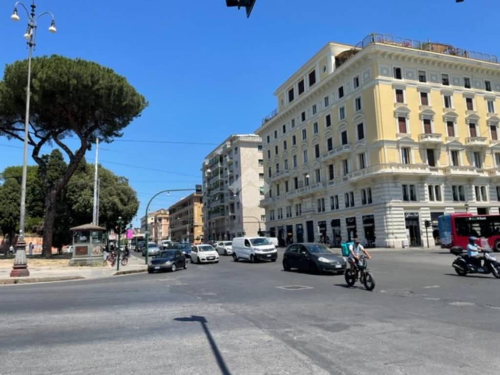Locale commerciale via Emanuele Filiberto 188, Roma, rif. 96321518 Immobiliare.it Locale commerciale via Emanuele Filiberto 188, Roma, rif. 96321518 Immobiliare.it