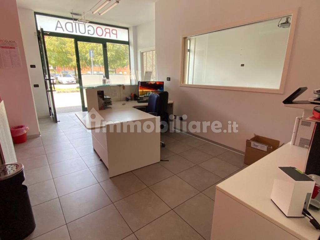 GABETTI VENDE NEGOZIO BERGAMO ZONA OSPEDALE - 2.jpg