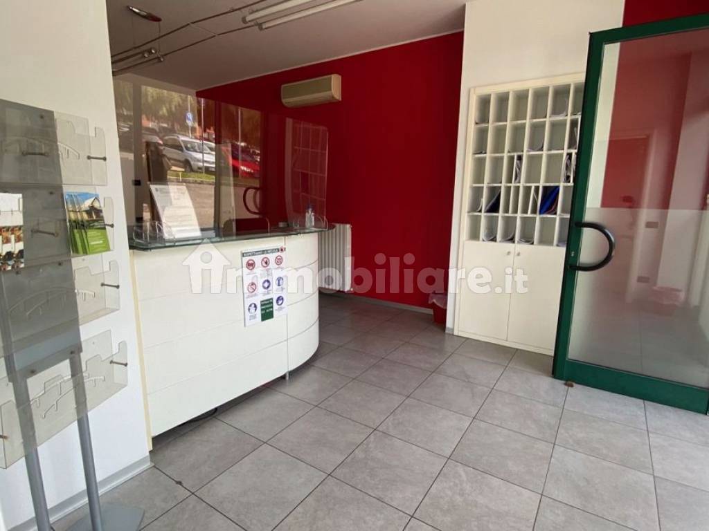 GABETTI VENDE NEGOZIO BERGAMO ZONA OSPEDALE - 5.jpg