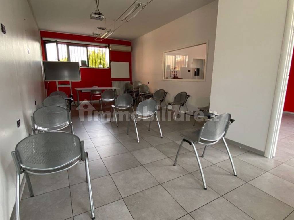 GABETTI VENDE NEGOZIO BERGAMO ZONA OSPEDALE - 8.jpg