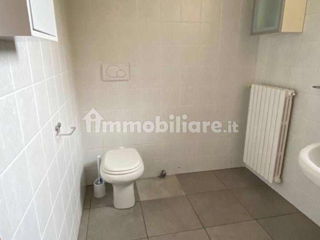 GABETTI VENDE NEGOZIO BERGAMO ZONA OSPEDALE - 1.jpg