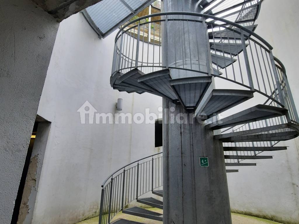 SCALA D'ACCESSO DAL CORTILE