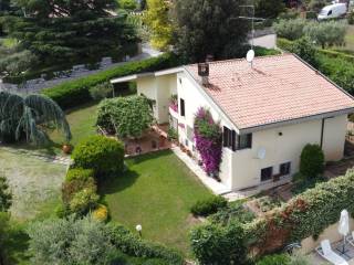 Case con giardino in vendita a Montericco - Negrar di Valpolicella -  Immobiliare.it
