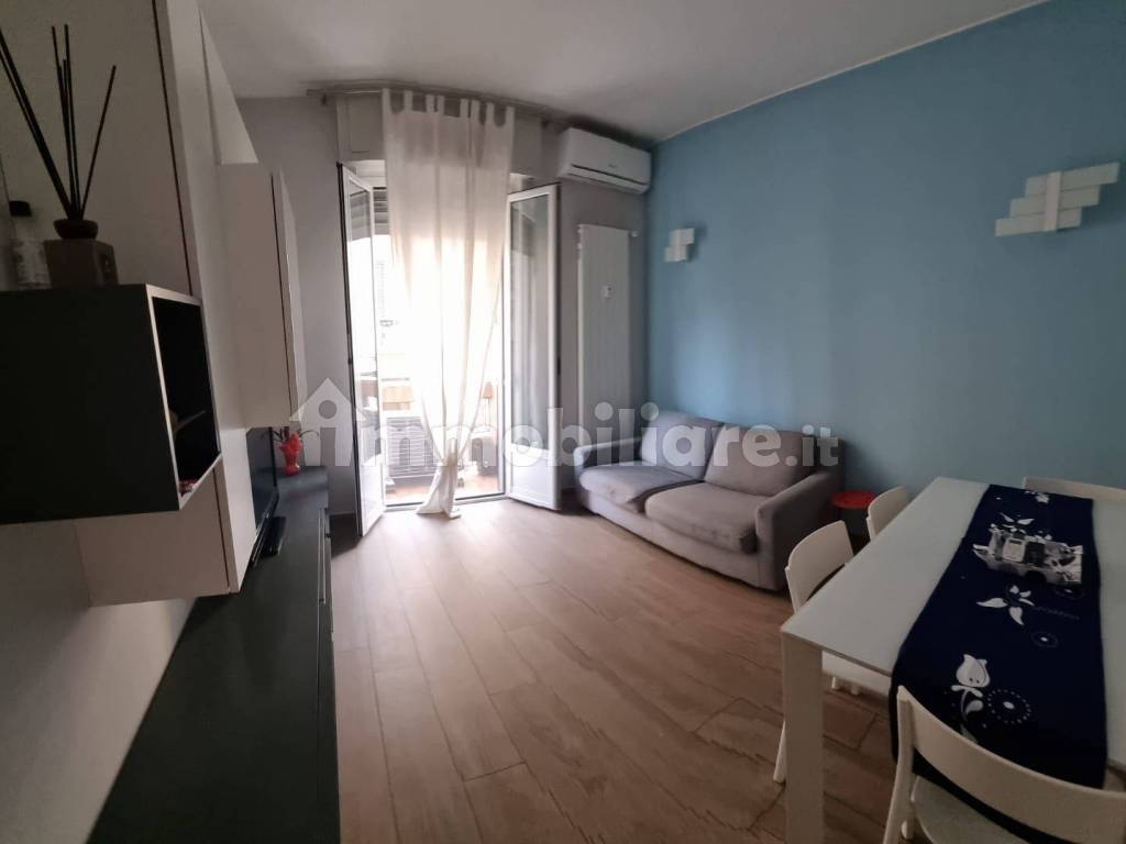 Affitto Appartamento in via Pietro.... Milano.