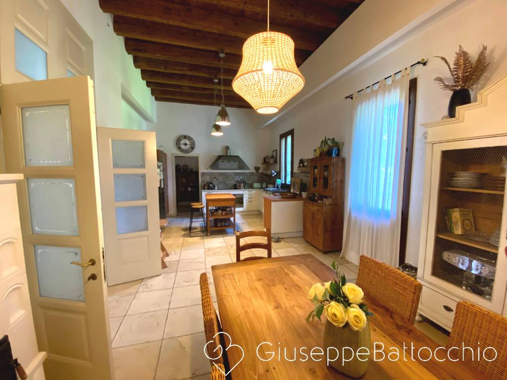 Villa in vendita a Rosà