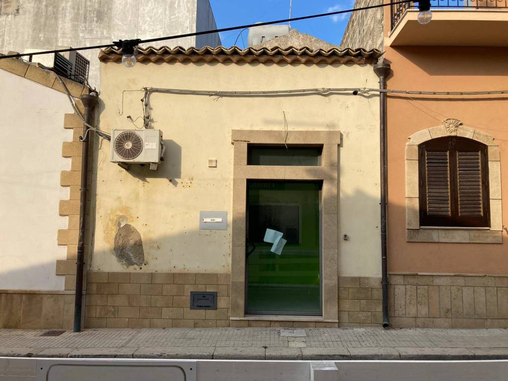 Ufficio - studio via giuseppe garibaldi 81, centro, pachino