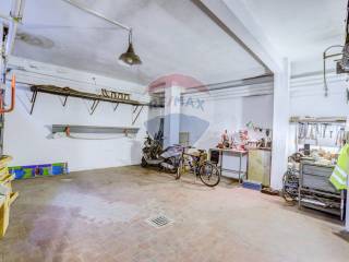 Garage in vendita in zona Colli Albani, Roma - Immobiliare.it