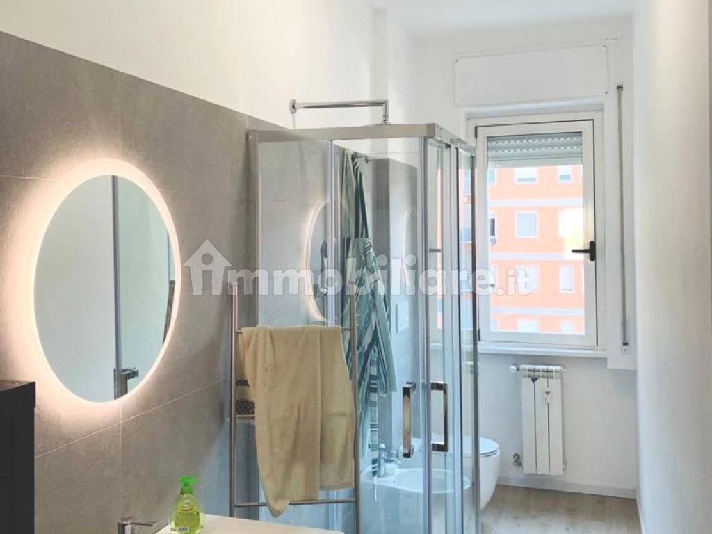 Rent Apartment Milan. 4room flat in via Padova 217. New, third floor