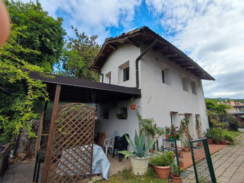 Vendita Villa unifamiliare in piazzetta della Fontana Polcenigo. Buono  stato, posto auto, con terrazza, riscaldamento autonomo, 282 m², rif.  96680266