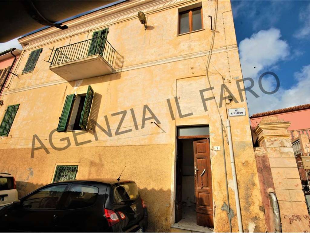 Vendita Appartamento La Maddalena. Da ristrutturare, con balcone, rif. 91409276 Vendita Appartamento La Maddalena. Da ristrutturare, con balcone, rif. 91409276