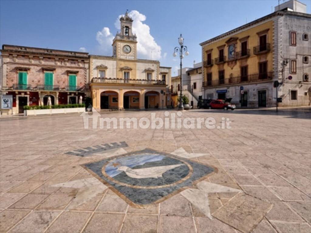 OSTUNI ALTO SALENTO PUGLIA ATTIVITA' COMMERCIALE