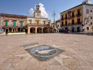 OSTUNI ALTO SALENTO PUGLIA ATTIVITA' COMMERCIALE