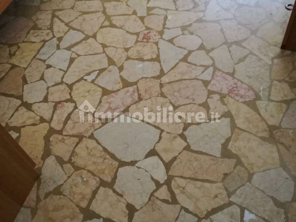 VIA ROMA 2  2° PIANO PAVIMENTO CAMERE