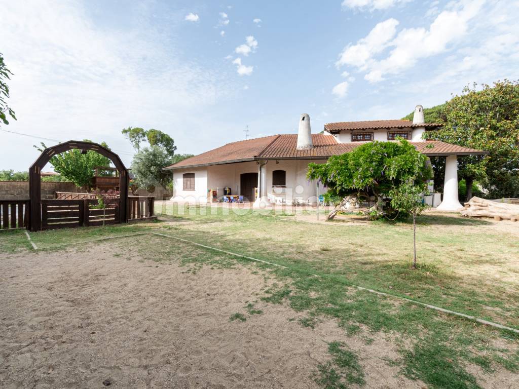 Splendida villa unifamiliare a Casalpalocco